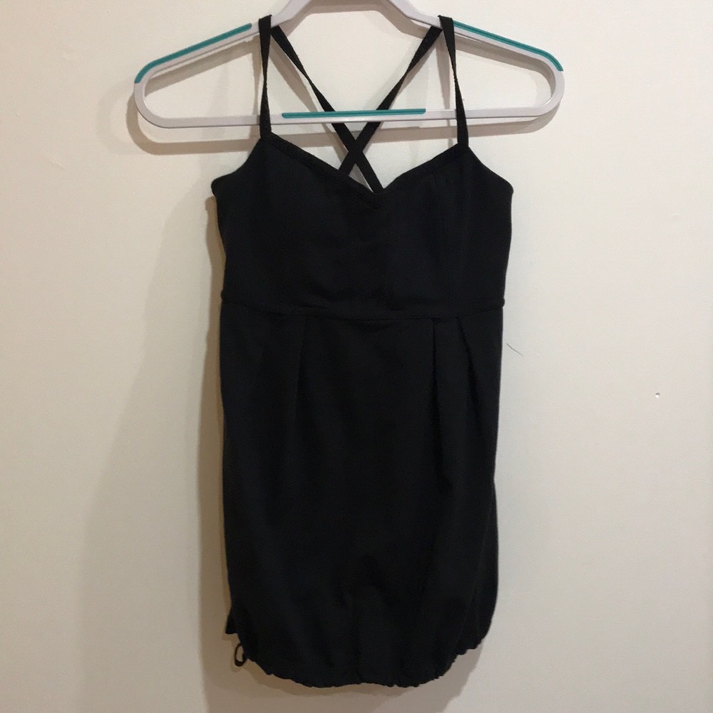 Lululemon black tank with built in bra.